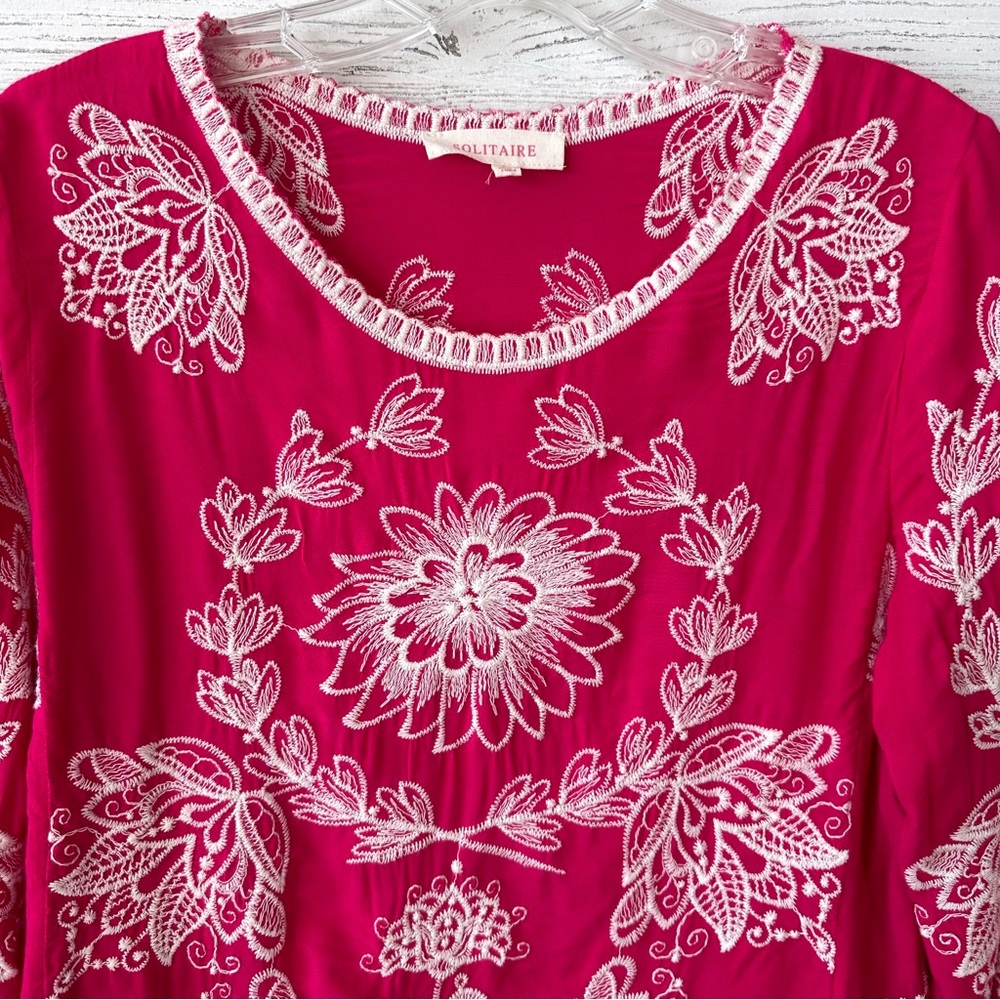 SOLITAIRE Anthropologie Embroidered Floral Boxy Cropped Trumpet Sleeve Top L - Picture 3 of 8
